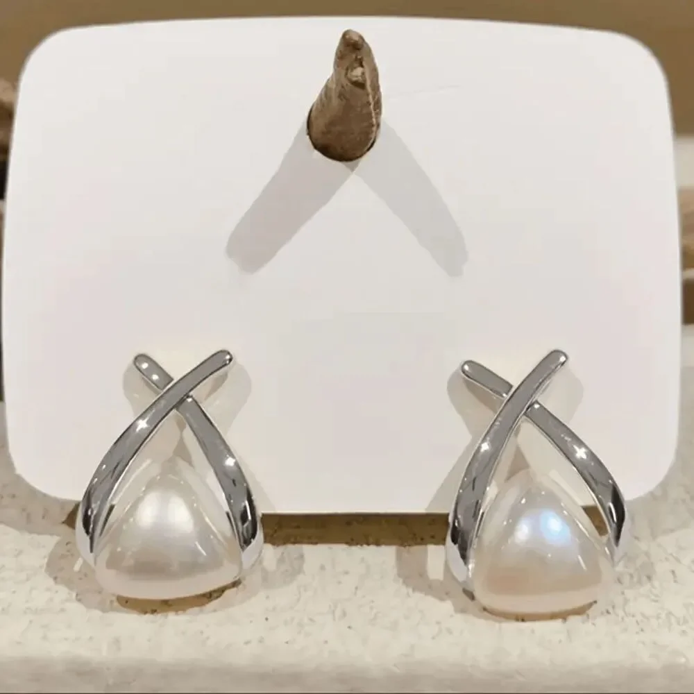 Pearl White Gold Triangle Geometric Stud Earrings